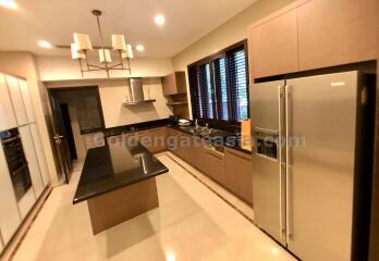 4-Bedroom modern House with garden and private swimming pool - Sukhumvit / Asoke