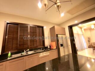 4-Bedroom modern House with garden and private swimming pool - Sukhumvit / Asoke