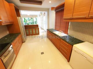 4-Bedrooms Single House in Compound with Garden and Private Swimming  Pool - Sukhumvit Thong Lo BTS