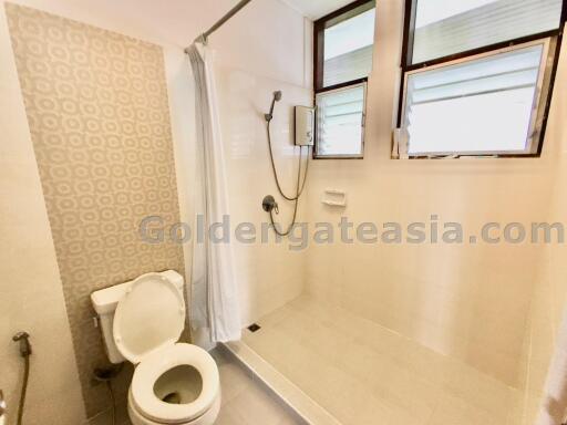 3-Bedrooms single house with garden - Thong Lo