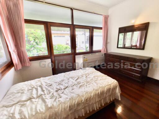 3-Bedrooms single house with garden - Thong Lo