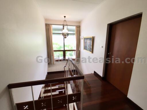 3-Bedrooms single house with garden - Thong Lo