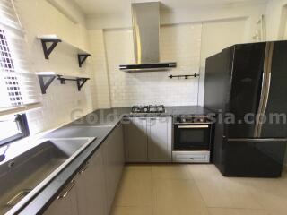 3-Bedrooms Townhouse in secure Compound - Sukhumvit 49