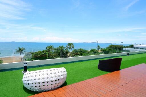 Cetus Beachfront Condo Jomtien for Sale