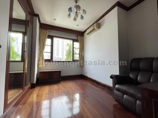 5-Bedroom Mansion with Garden " Pool For Rent - Ekkamai