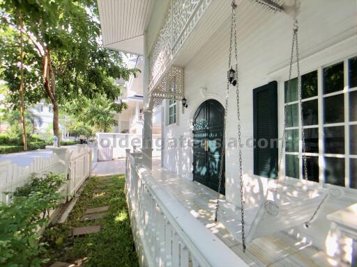 3-Bedrooms Single House in secure compound - BangNa-Bearing BTS