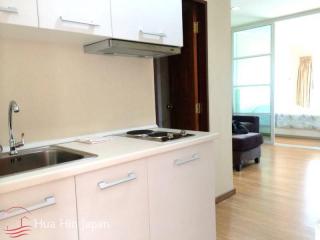 Good size studio unit in Baan Klan condominium in town centre