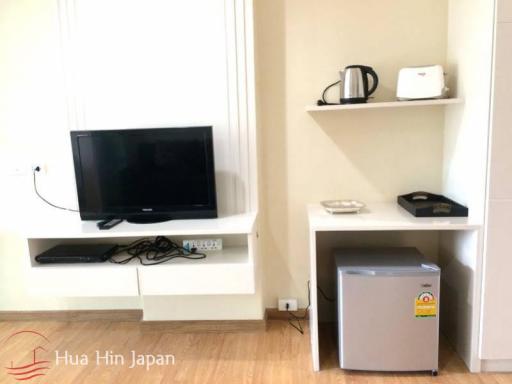 Good size studio unit in Baan Klan condominium in town centre