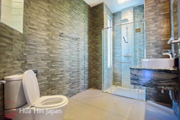 Stylish 3 Bedroom Pool Villa in popular Red Mountain project off Soi 88