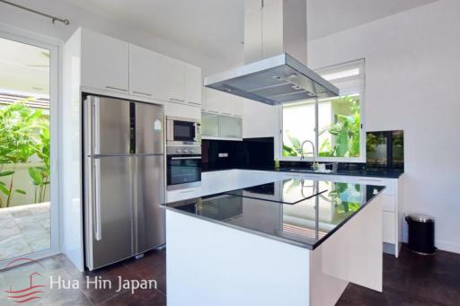 Stylish 3 Bedroom Pool Villa in popular Red Mountain project off Soi 88