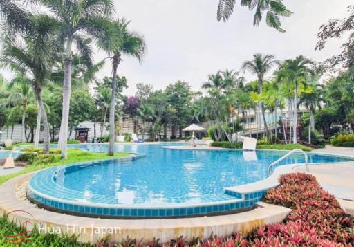 Popular Baan San Ploen Condo 2 bedroom unit Condo right in Downto