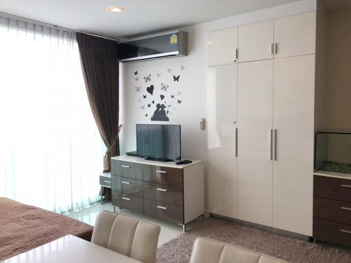 Studio Club Royal Condo for Sale in Wongamat