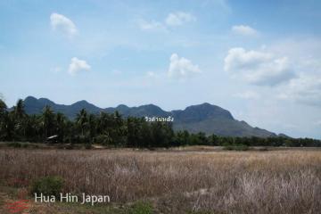 Land with Stunning Mountain View only 1.2 km from Dolphin Bay Beach