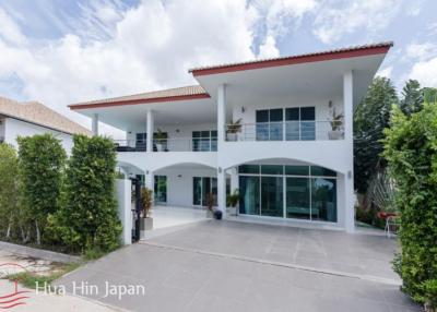 Modern 4 Bedroom Pool Villa In Great Location