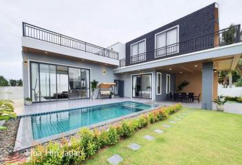 Modern Story Pool Villa only 500 meter from Pak Nam Pran Beach