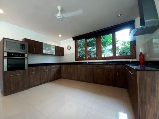 Private Pool Villa in Jomtien for Sale