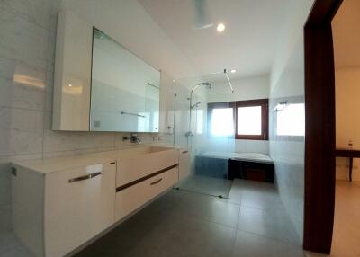 Private Pool Villa in Jomtien for Sale