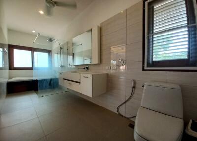 Private Pool Villa in Jomtien for Sale