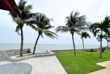 Beautiful 2 Bedroom Beachfront at The Seaside Condominium