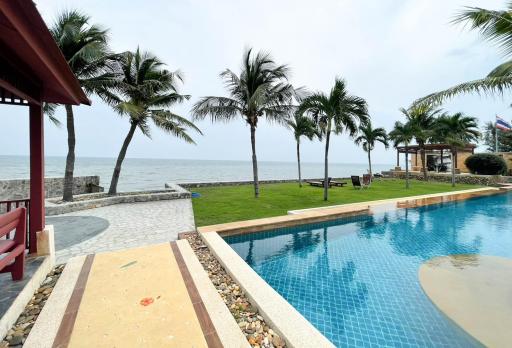 Beautiful 2 Bedroom Beachfront at The Seaside Condominium