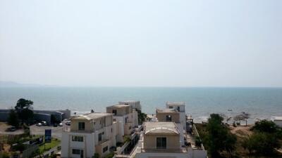 La Royale Beach Condo for Sale in Na Jomtien