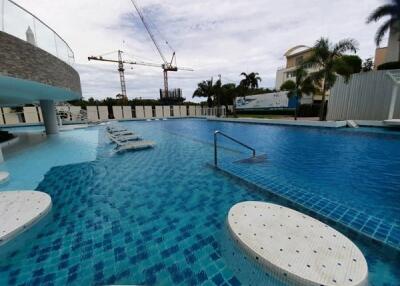 Spacious Condo for Sale in Na Jomtien