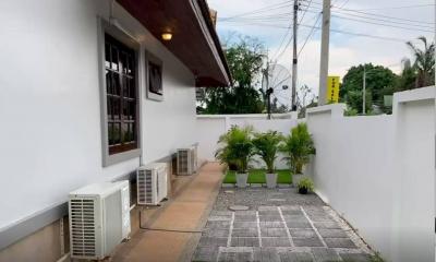 Nice 4 Bedroom Pool Villa in Great Location on Soi 102, less than 5 min to Bluport Shopping Mall