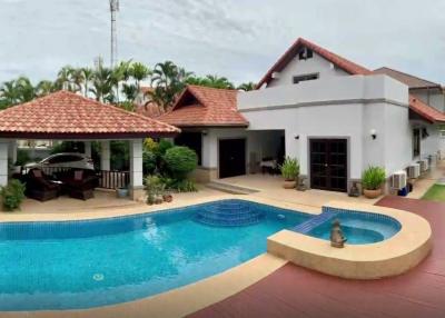 Nice 4 Bedroom Pool Villa in Great Location on Soi 102, less than 5 min to Bluport Shopping Mall