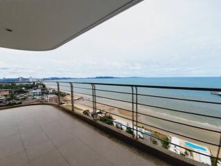 La Royale Beach Condo for Sale in Pattaya