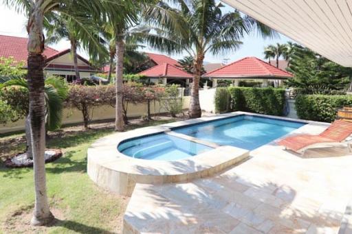 Nice 3 bedroom pool villa for sale on Soi 6 Hua Hin
