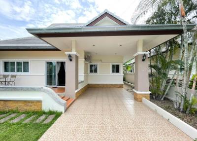 <strong>Huge Price Reduction!!</strong> Beautiful 3 Bedroom Villa in Popular Emerald Project off Soi 112 (completed, fully furnished)