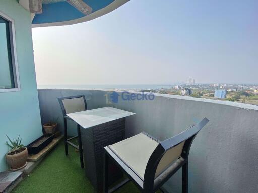 3 Bedrooms Condo in Grand View Condo Na Jomtien C010611