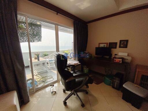 3 Bedrooms Condo in Grand View Condo Na Jomtien C010611