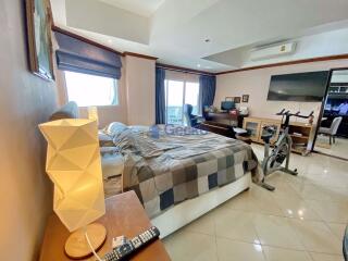 3 Bedrooms Condo in Grand View Condo Na Jomtien C010611