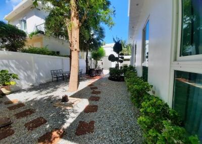 Jomtien Modern Style Villa for Sale