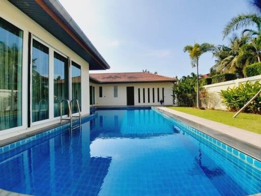 4 Beds House with Private Pool for Sale