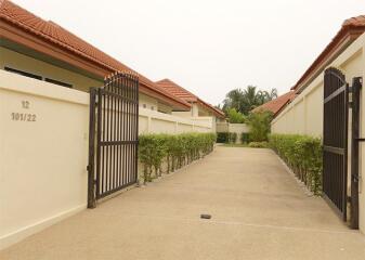 Modern Pool Villa for Sale in East Pattaya