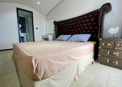 Condominium at Venetian for Sale in Jomtien