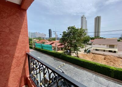 Seven Seas Jomtien Condo City View for Sale