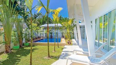 5 Modern Pool Villas in Paklok