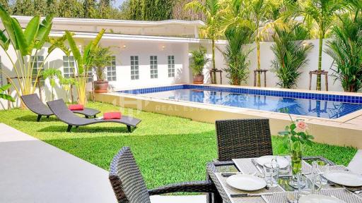 5 Modern Pool Villas in Paklok