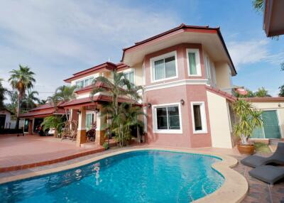 2 Storey Pool Villa For Sale in East Pattaya - 5 Bed 6 Bath