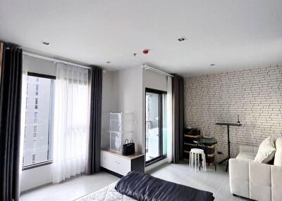 Studio Condo at Life Asoke - Rama 9 near MRT Phra Ram 9