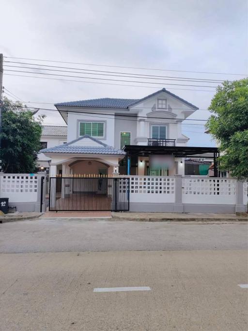 180 Sqm., 3 Beds, 3 Baths House listed for ฿ 3,490,000.