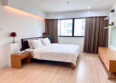 1 bed Condo in Regent Royal Place 2 Lumphini Sub District C020316