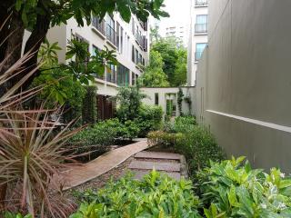 Duplex Pool-Access Sukhumvit 26