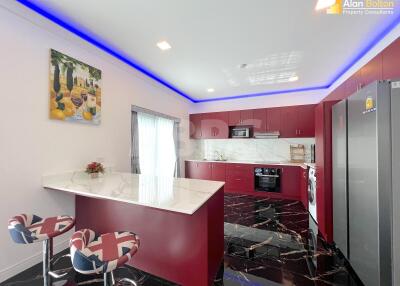 Luxury Modern 4 Bedroom 3 bathroom Pool Villa in East Pattaya For Sale ABPC0818