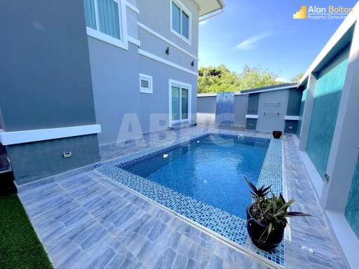 Luxury Modern 4 Bedroom 3 bathroom Pool Villa in East Pattaya For Sale ABPC0818