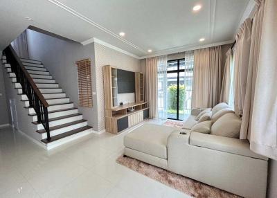 For Rent Bangkok Single House Grand Britania Wongwaen-Ramintra Kanchanaphisek Khlong Sam Wa