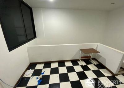 5-BR Townhouse near BTS Thong Lor